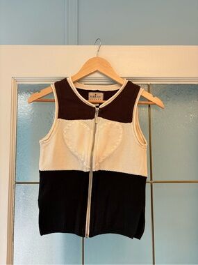 Vintage Robin Kay Black and Cream Heart Zip Front Knit Vest